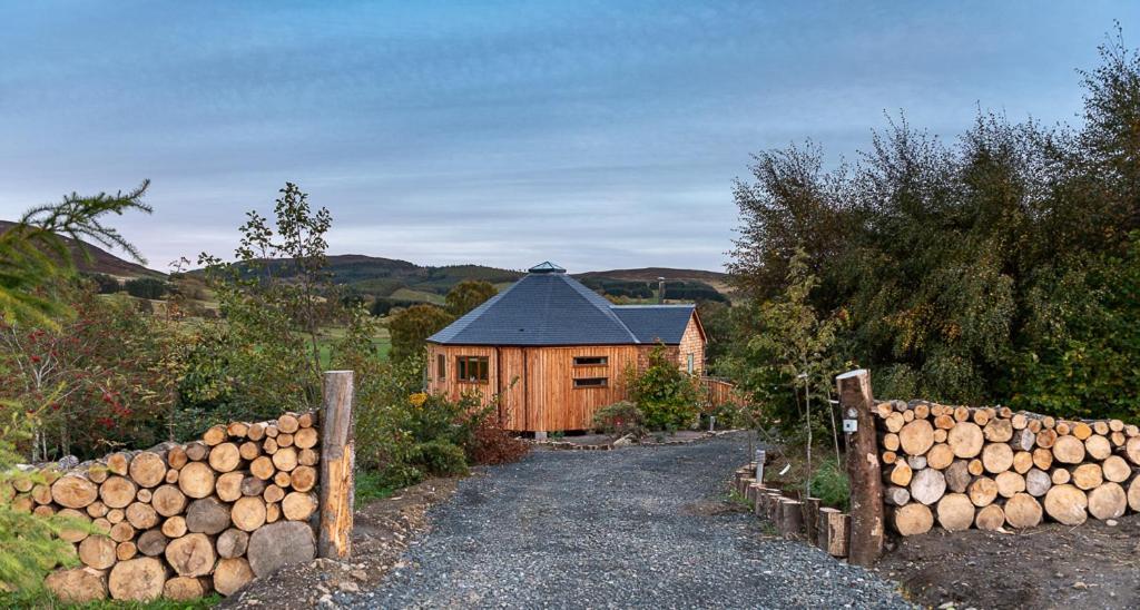 Dalnoid Cottages & Treehouses Nr Glenshee Exterior photo