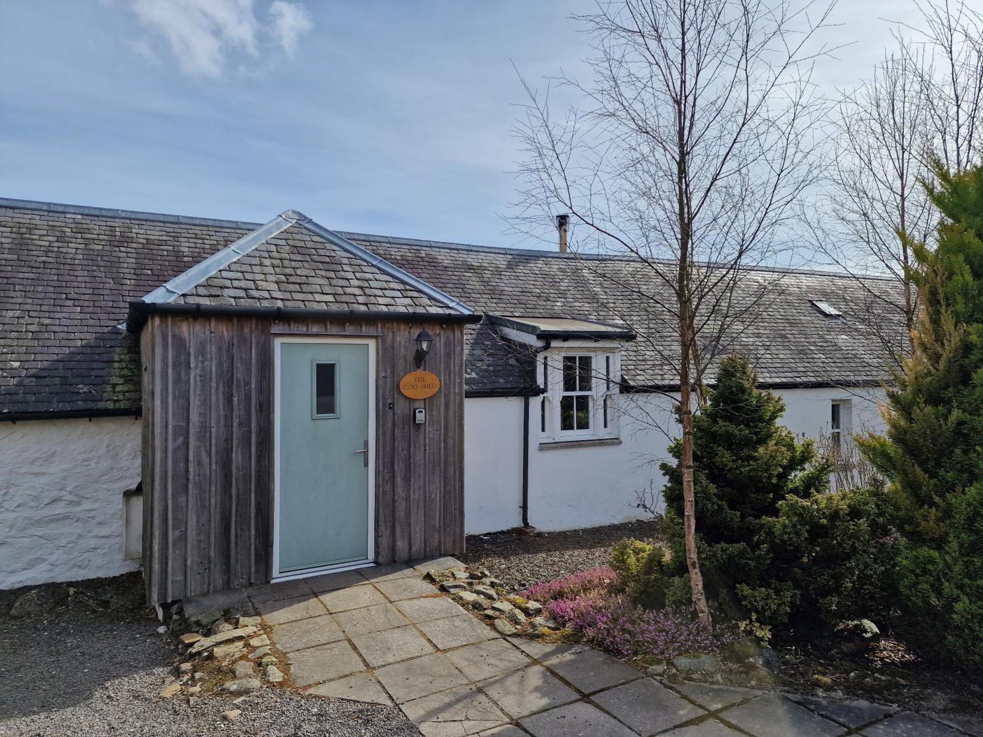 Dalnoid Cottages & Treehouses Nr Glenshee Exterior photo