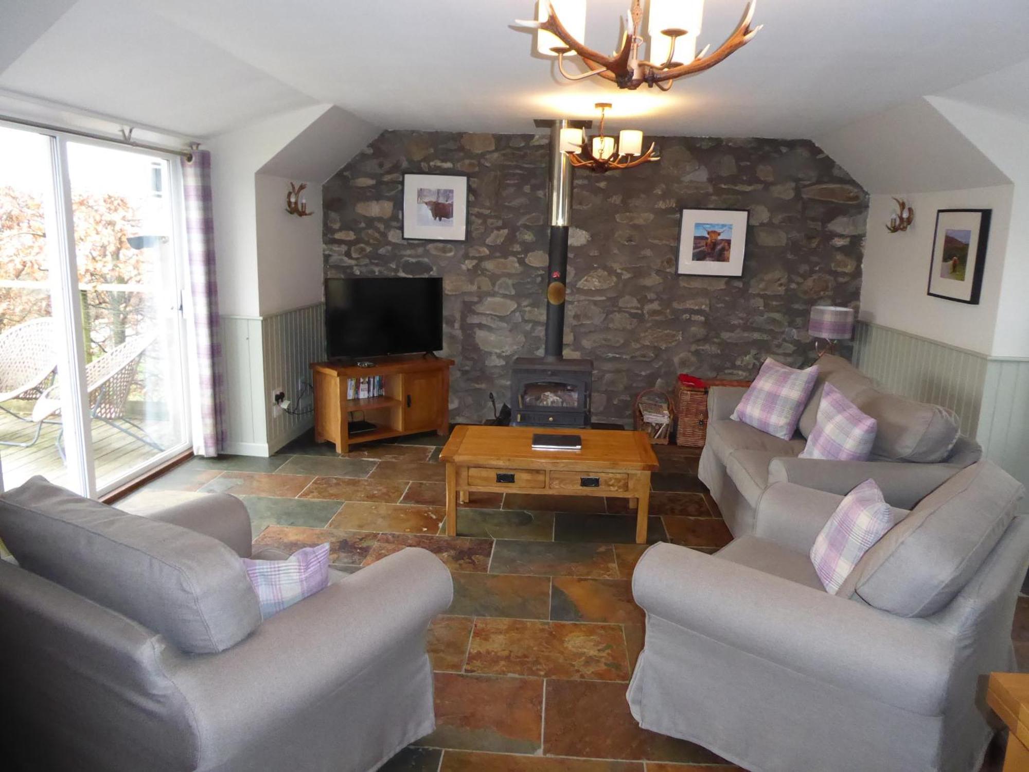 Dalnoid Cottages & Treehouses Nr Glenshee Exterior photo