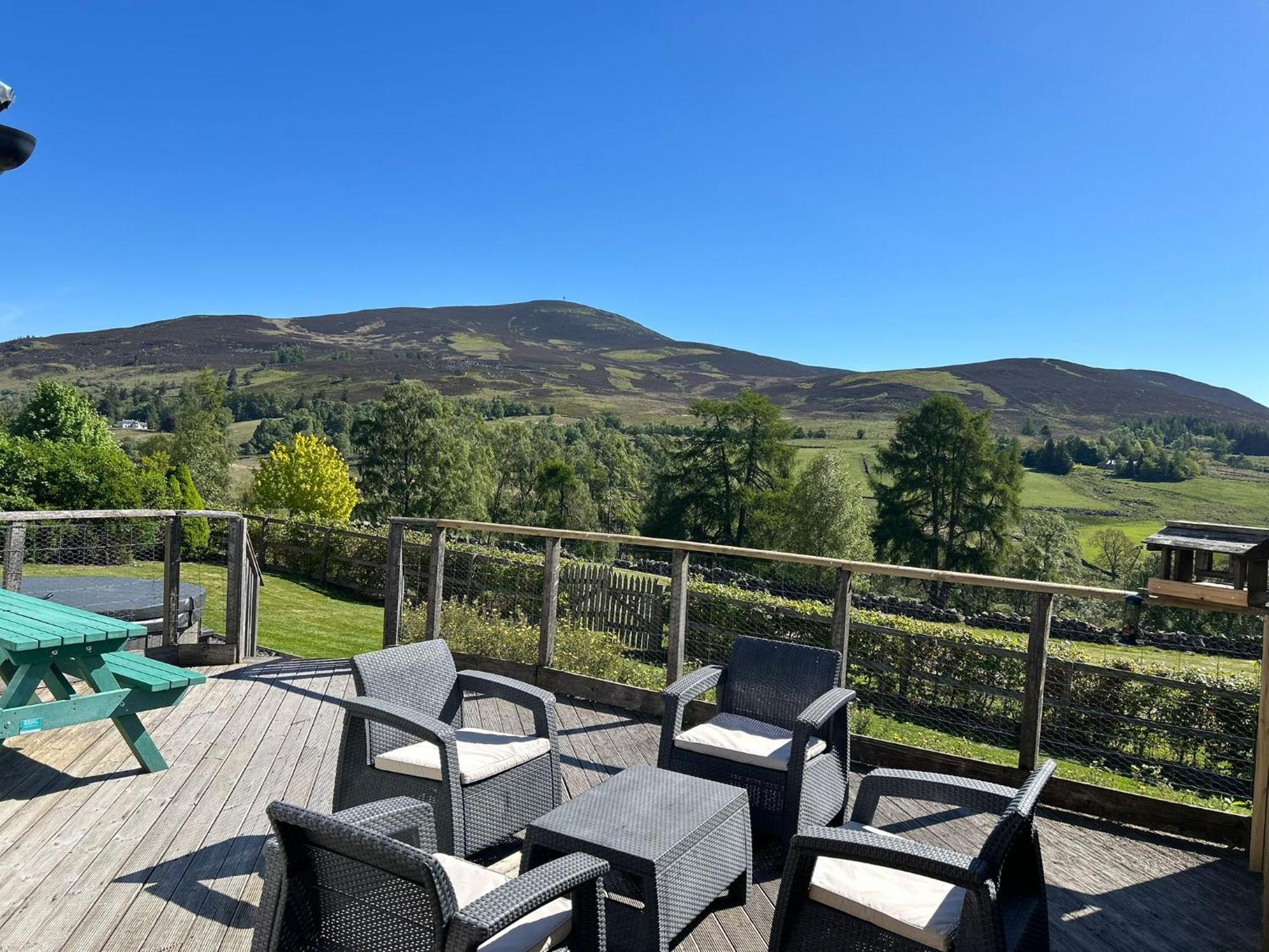 Dalnoid Cottages & Treehouses Nr Glenshee Exterior photo