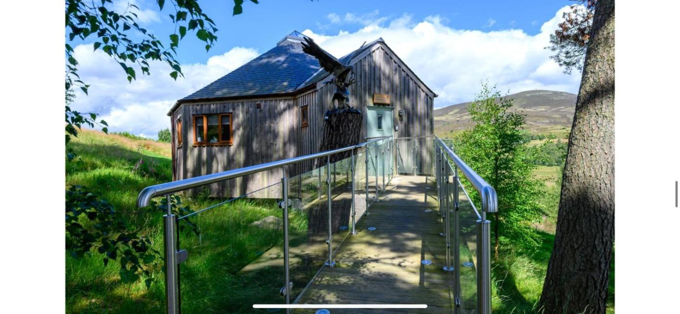 Dalnoid Cottages & Treehouses Nr Glenshee Exterior photo
